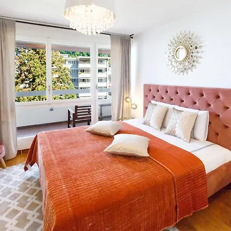 Sunset View - 2 Bedrooms *